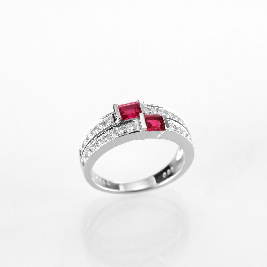 レッドベリル0.38ctホワイトゴールドリングダイヤ0.40ct付(中央宝石研究所宝石鑑別書付)