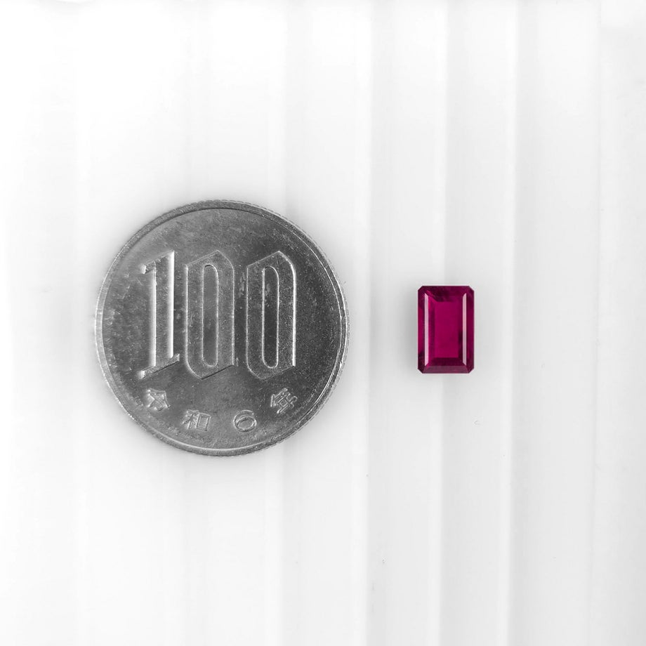 レッドベリル0.86ct(GIA宝石鑑別書付)