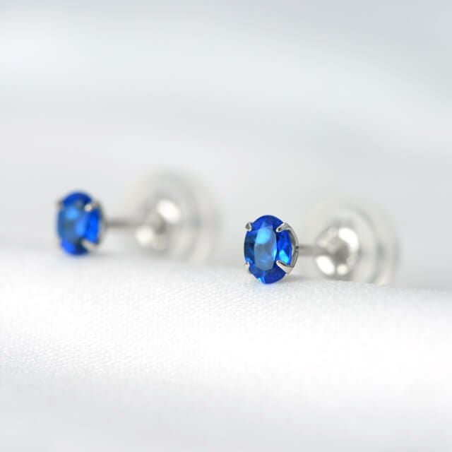 アウイナイトプラチナピアス0.06ct0.06ct(中央宝石研究所宝石鑑別書付)