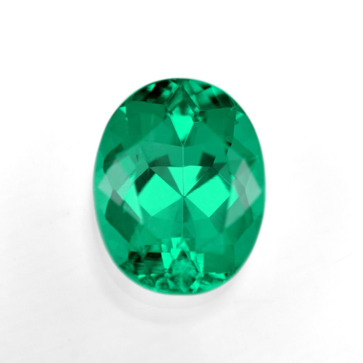 コロンビア産無処理エメラルド(ノンオイル)0.84ct(GUBELIN宝石鑑別書 GIA宝石鑑別書付)