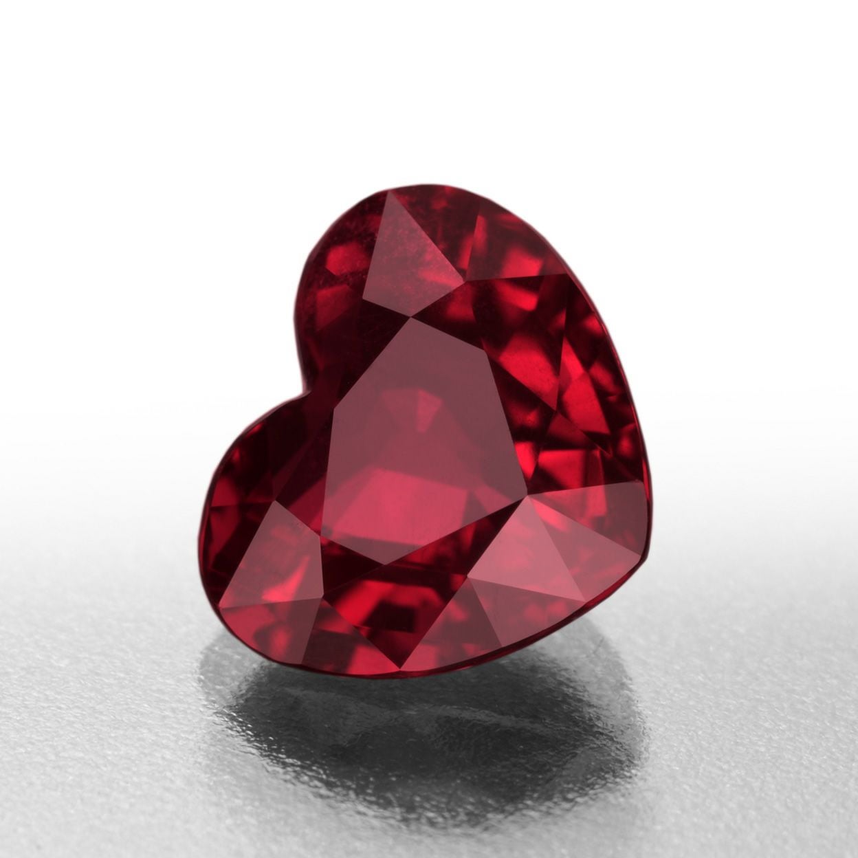 モザンビーク産非加熱ルビー2.01ct(GRS宝石鑑別書付)