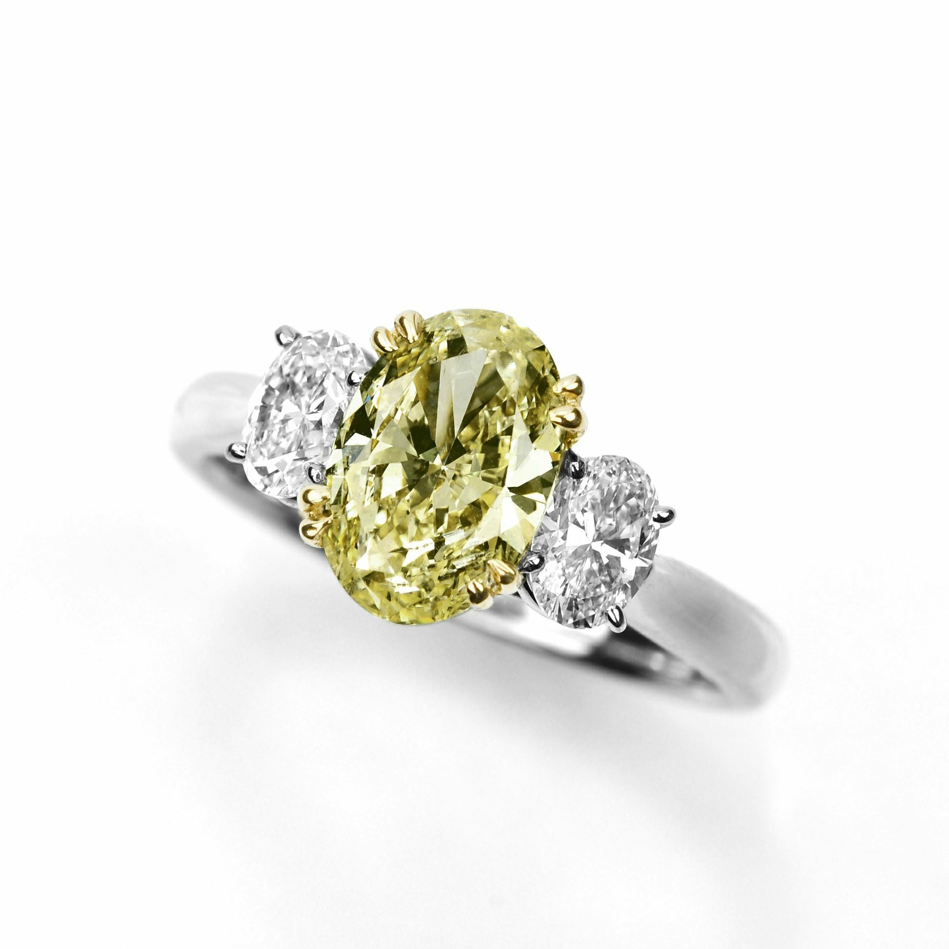 イエローダイヤモンド1.51.ctプラチナK18ゴールドリングダイヤ0.62ct付(GIAダイヤモンド鑑定書付)