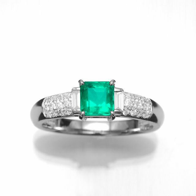 コロンビア産ムゾー鉱山エメラルド0.65ctプラチナリングダイヤ0.20ct付(中央宝石研究所宝石鑑別書付)