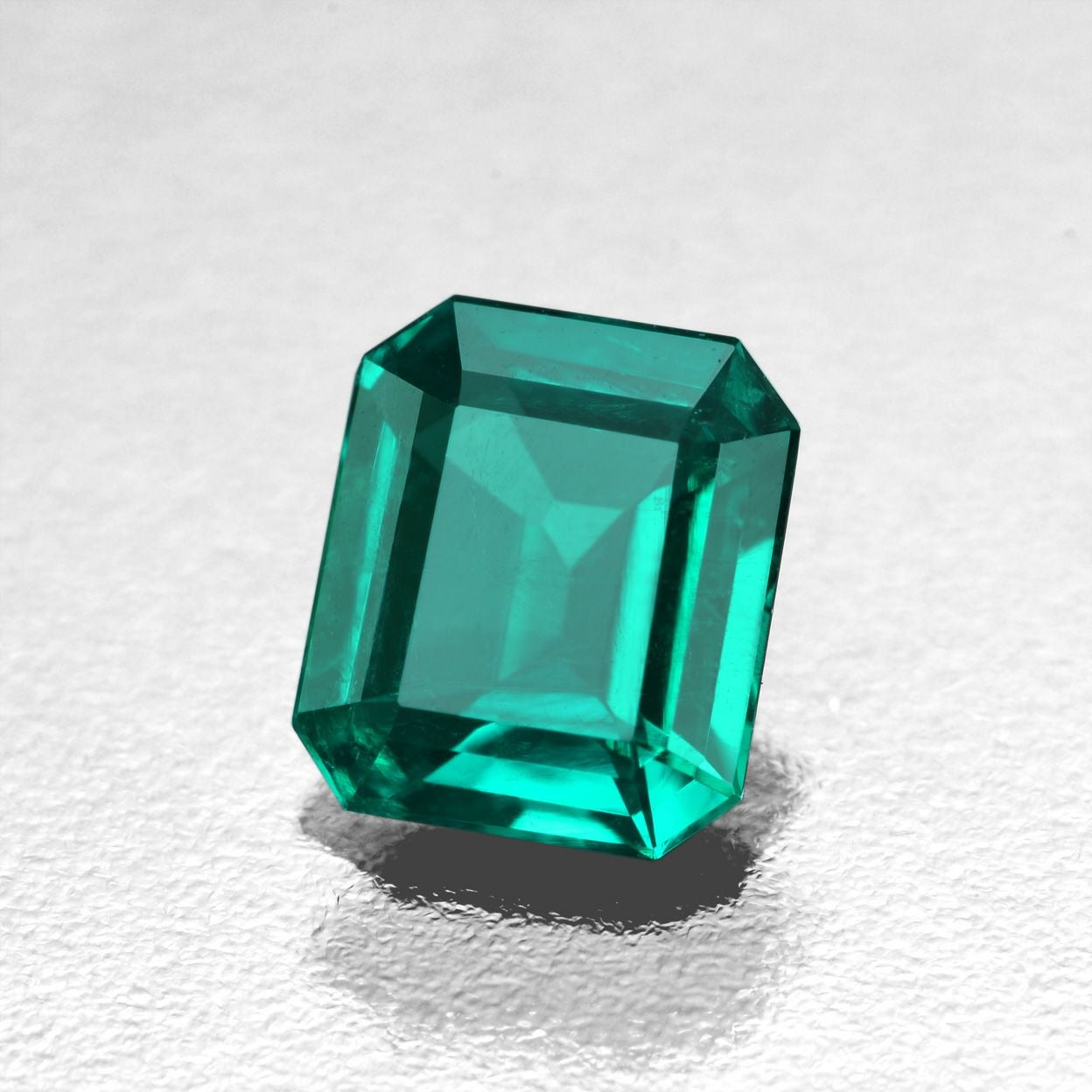 コロンビア産無処理エメラルド(ノンオイル)0.26ct(GIA宝石鑑別書付)
