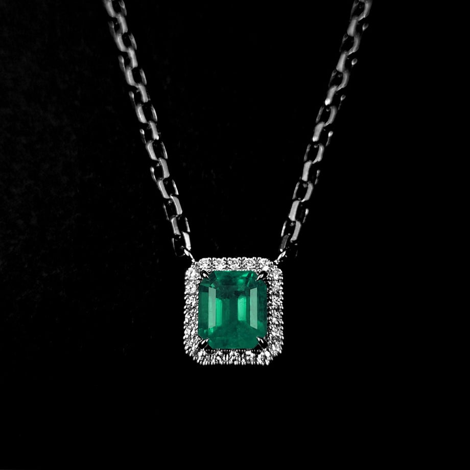 コロンビア産エメラルド2.30ctプラチナネックレスダイヤ0.28ct付(中央宝石研究所宝石鑑別書付)