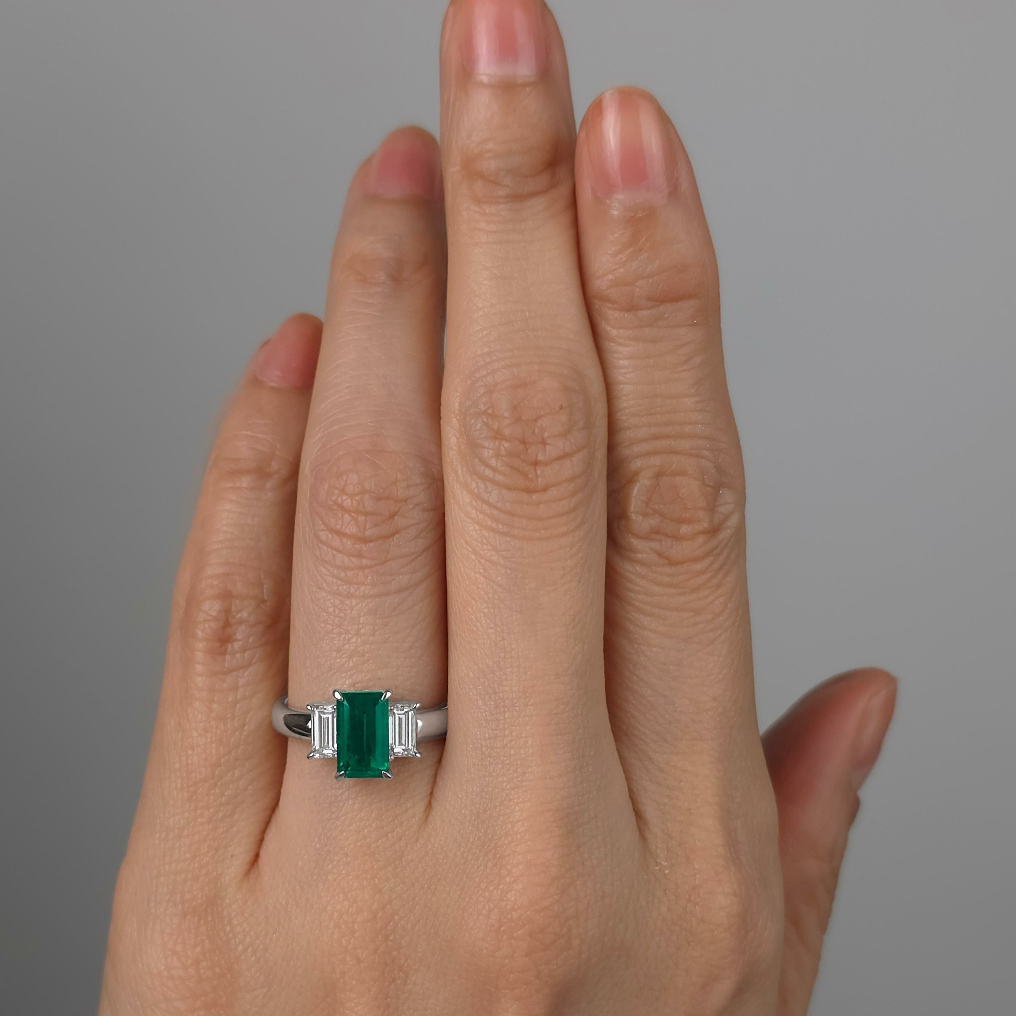 コロンビア産エメラルド1.48ctプラチナリングダイヤ0.64ct付(GRS宝石鑑別書 GIA宝石鑑別書付)