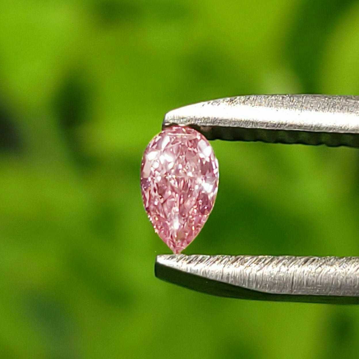 ピンクダイヤモンド0.184ct(中央宝石研究所ダイヤモンドソーティング付)
