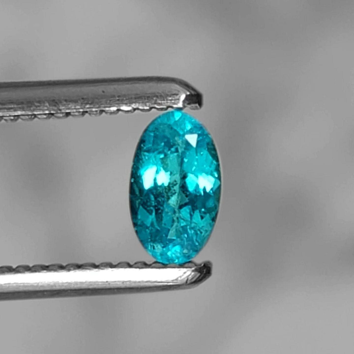 ブラジル産バターリャ鉱山パライバトルマリン0.174ct(中央宝石研究所宝石鑑別書付)