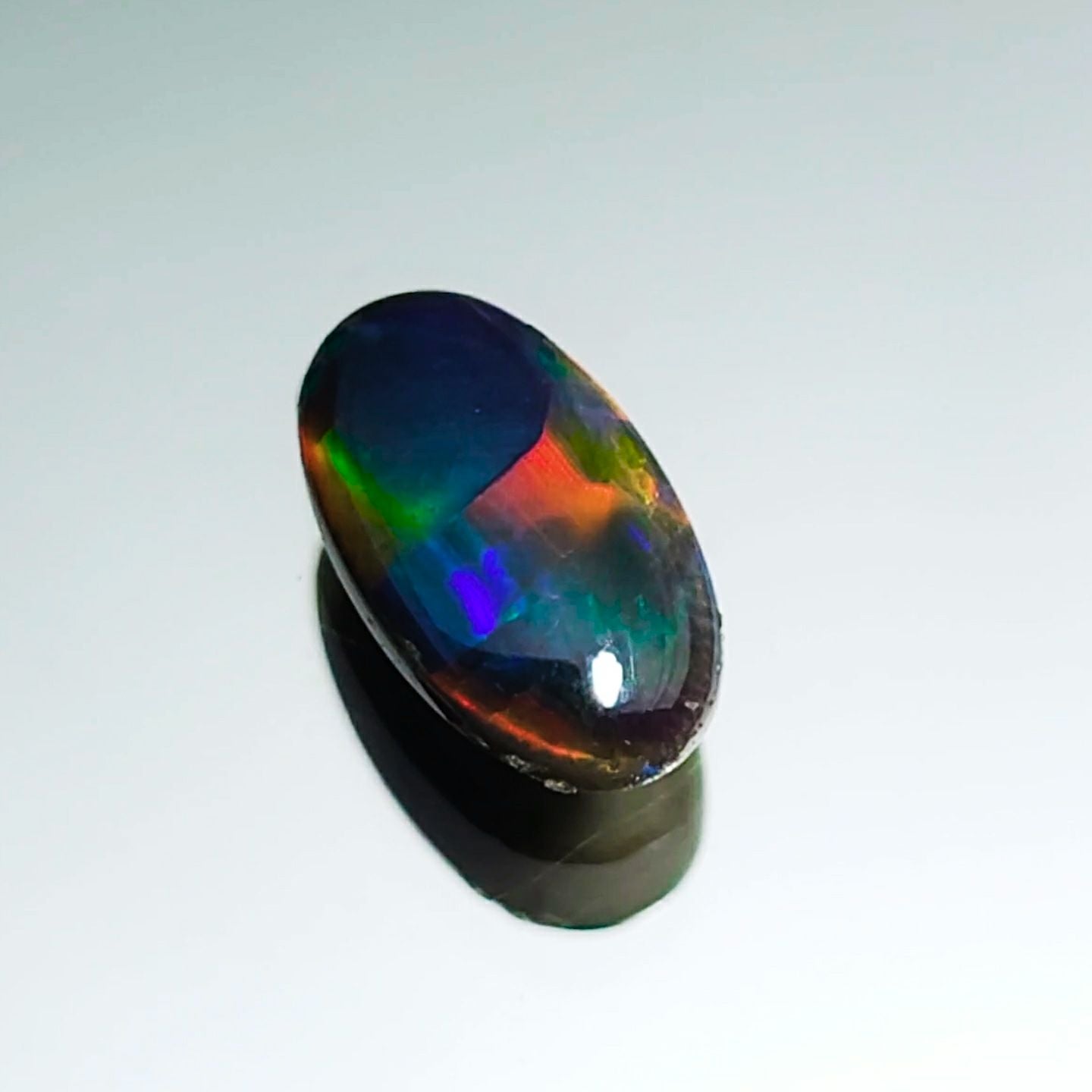天然ブラックオパール　鑑定書付 ブラックオパール0.99ct(中央宝石研究所宝石鑑別書付) | ユアエメラルド
