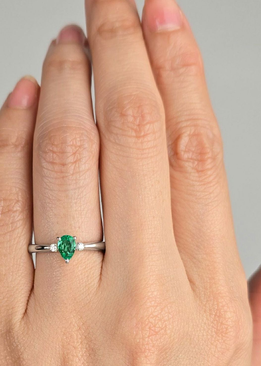  コロンビア産無処理エメラルド(ノンオイル)0.36ctプラチナリングダイヤ0.03ct付(GIA宝石鑑別書付)