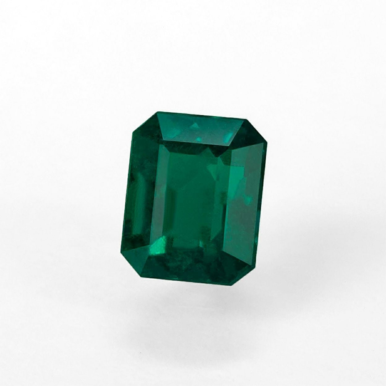 コロンビア産ムゾー鉱山無処理エメラルド(ノンオイル)0.85ct(GRS宝石