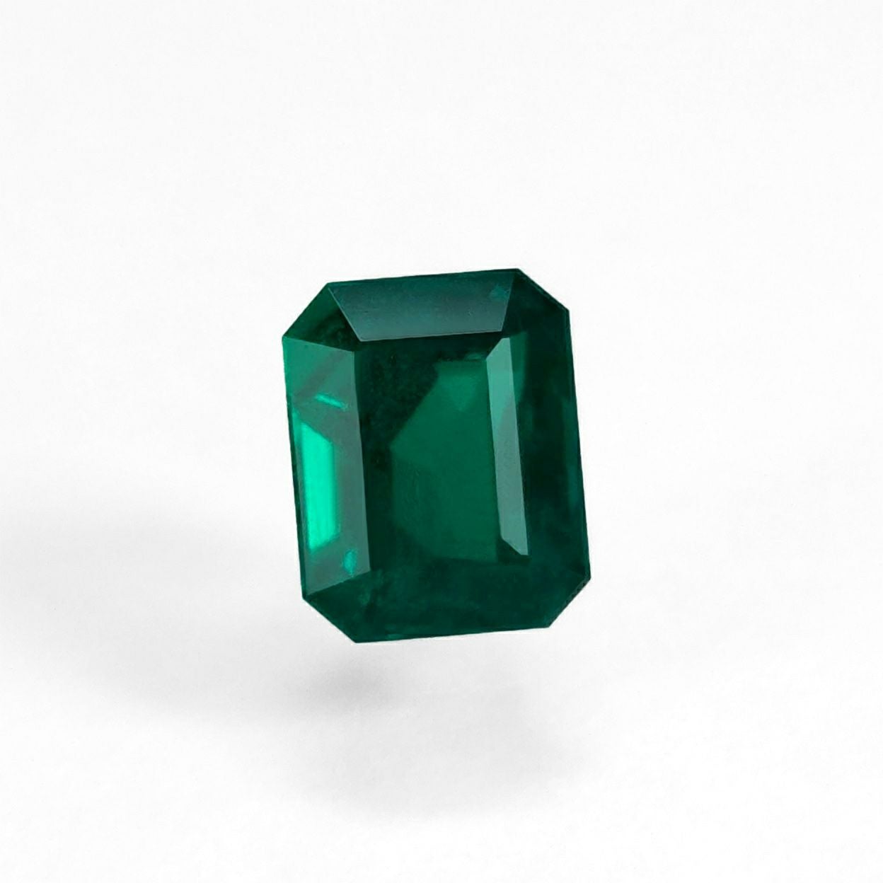 コロンビア産ムゾー鉱山無処理エメラルド(ノンオイル)0.85ct(GRS宝石