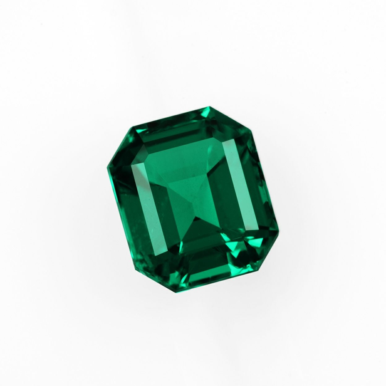 コロンビア産ムゾー鉱山無処理エメラルド(ノンオイル)0.64ct(SSEF宝石鑑別書 GUBELIN宝石鑑別書付)