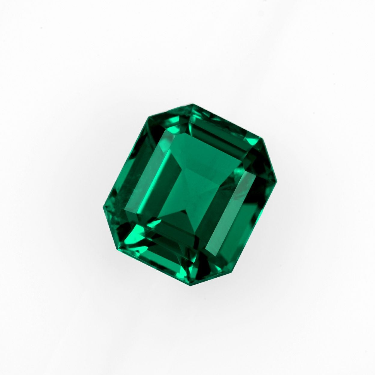 コロンビア産ムゾー鉱山無処理エメラルド(ノンオイル)0.64ct(SSEF宝石鑑別書 GUBELIN宝石鑑別書付)
