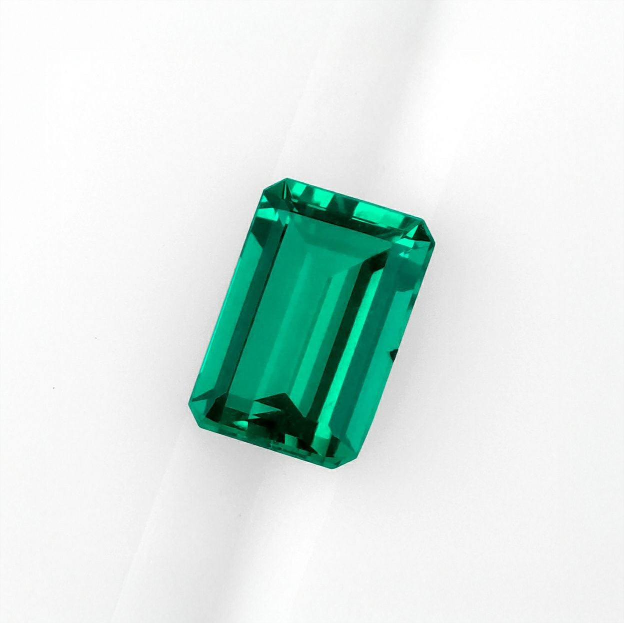  コロンビア産無処理エメラルド(ノンオイル)0.49ct(SSEF宝石鑑別書 GUBELIN宝石鑑別書付)

