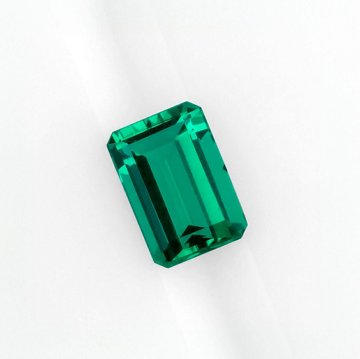  コロンビア産無処理エメラルド(ノンオイル)0.49ct(SSEF宝石鑑別書 GUBELIN宝石鑑別書付)