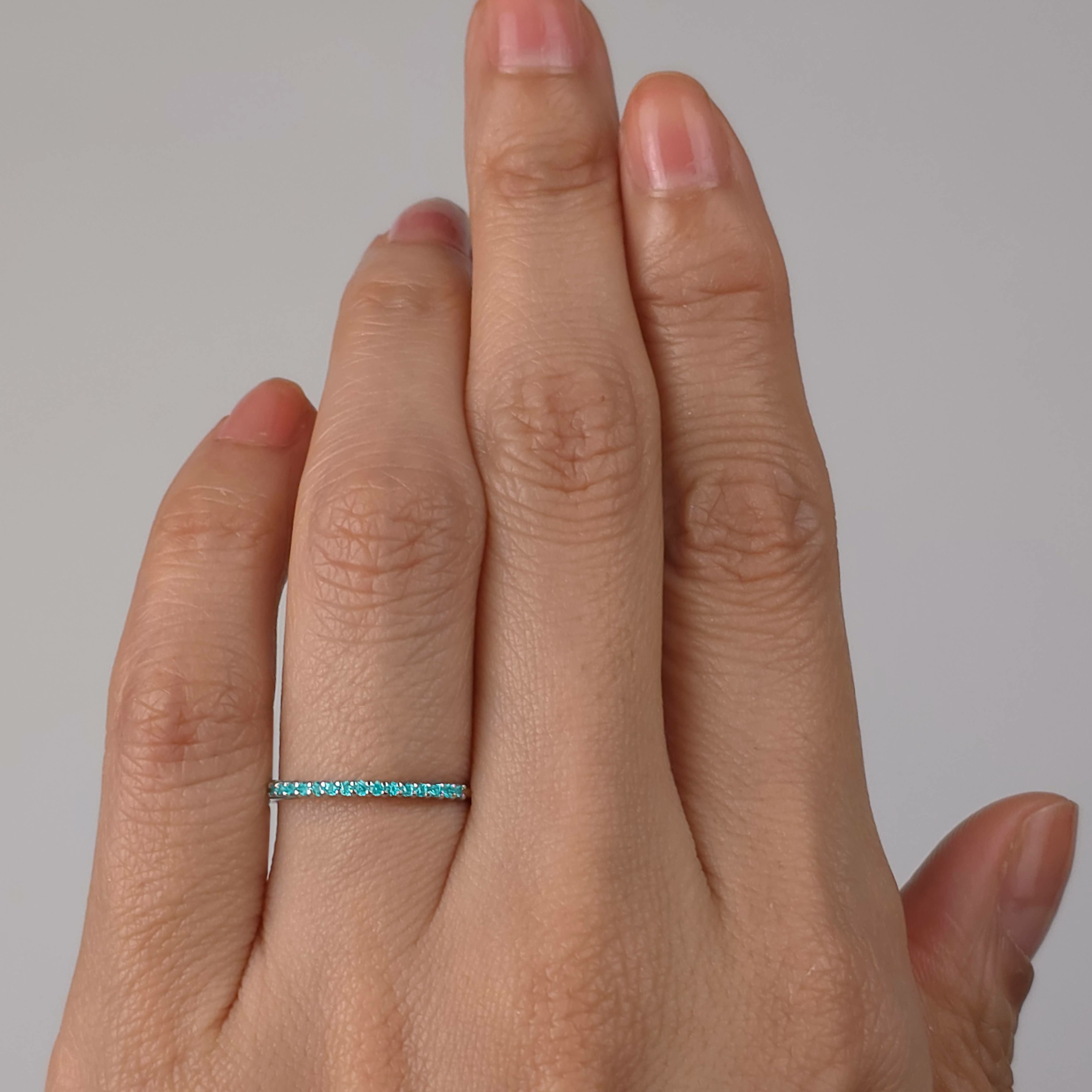 ブラジル産パライバトルマリンハーフエタニティプラチナリング