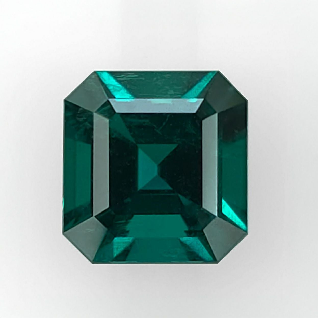 コロンビア産ムゾー鉱山無処理エメラルド(ノンオイル)2.69ct(MUZO原産地証明書 GUBELIN宝石鑑別書 SSEF宝石鑑別書付)
