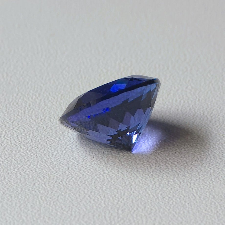 タンザナイト5.38ct(GIA宝石鑑別書付)
